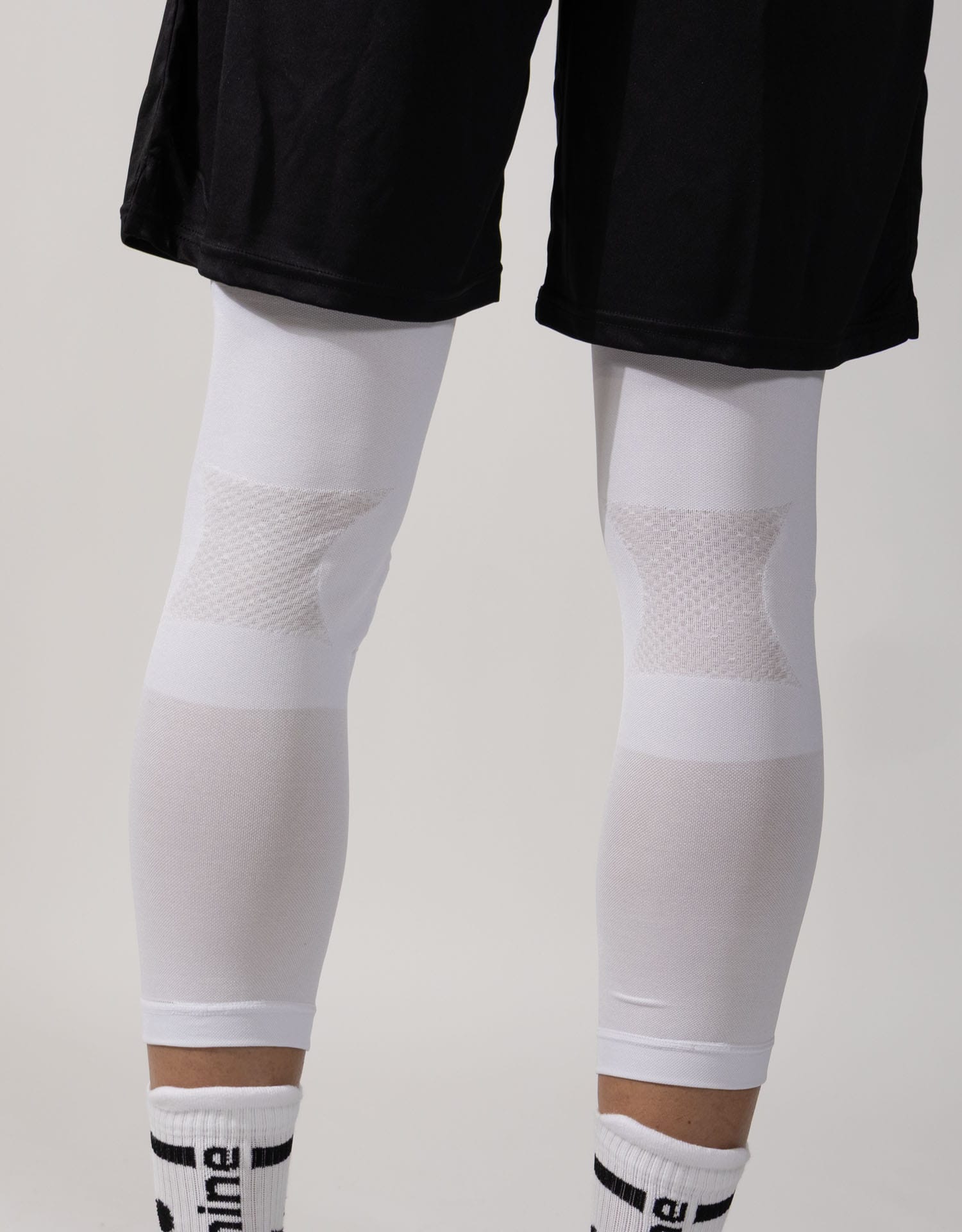 ninesquared-blaze-white-img7-U